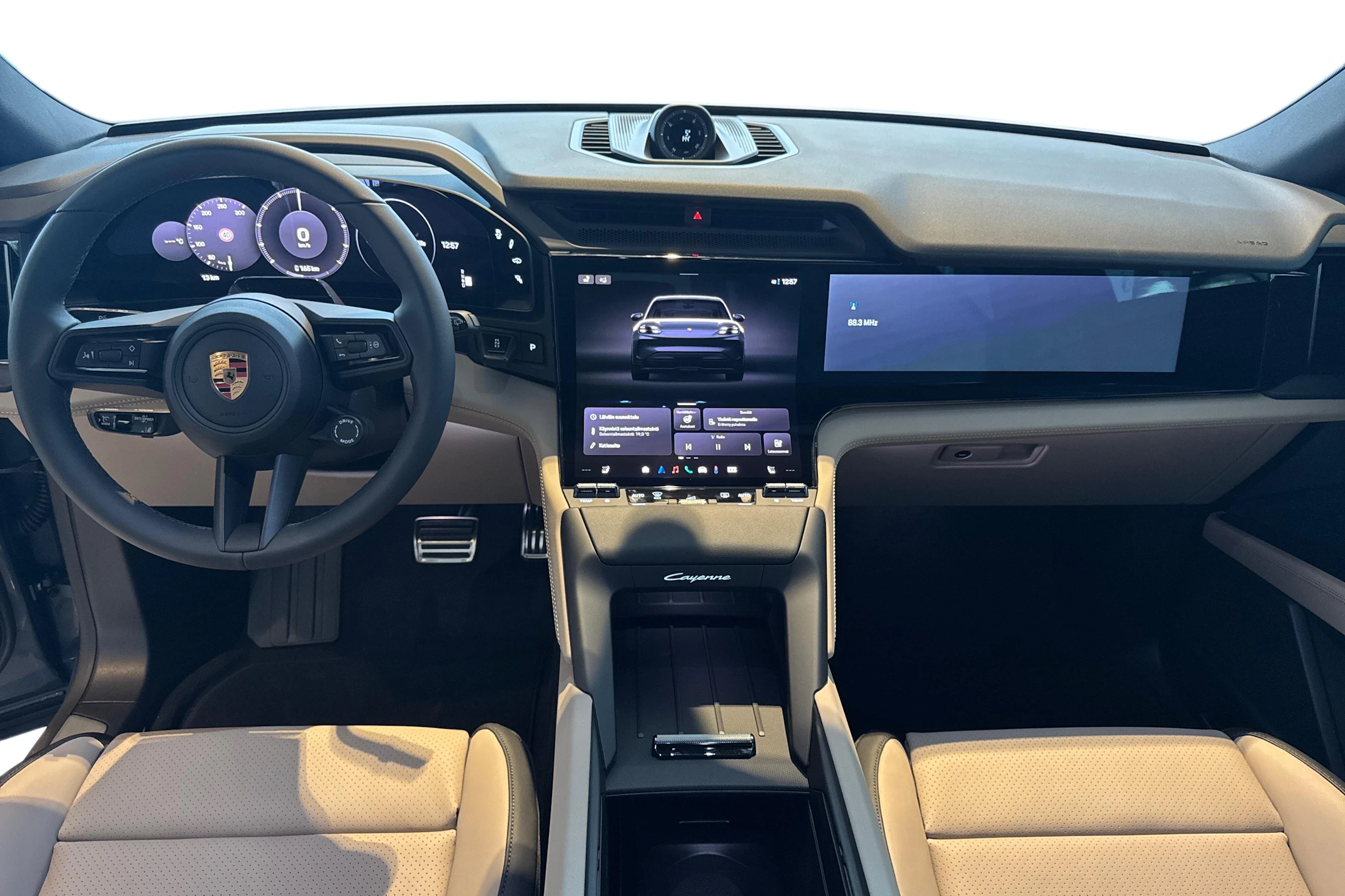 harmaa Porsche Cayenne 2026 kuva 7.