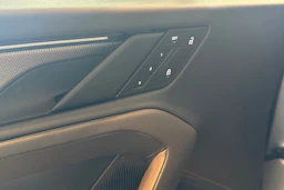 harmaa Porsche Cayenne 2026 kuva 11.