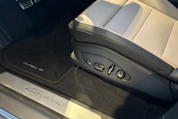 harmaa Porsche Cayenne 2026 kuva 12.