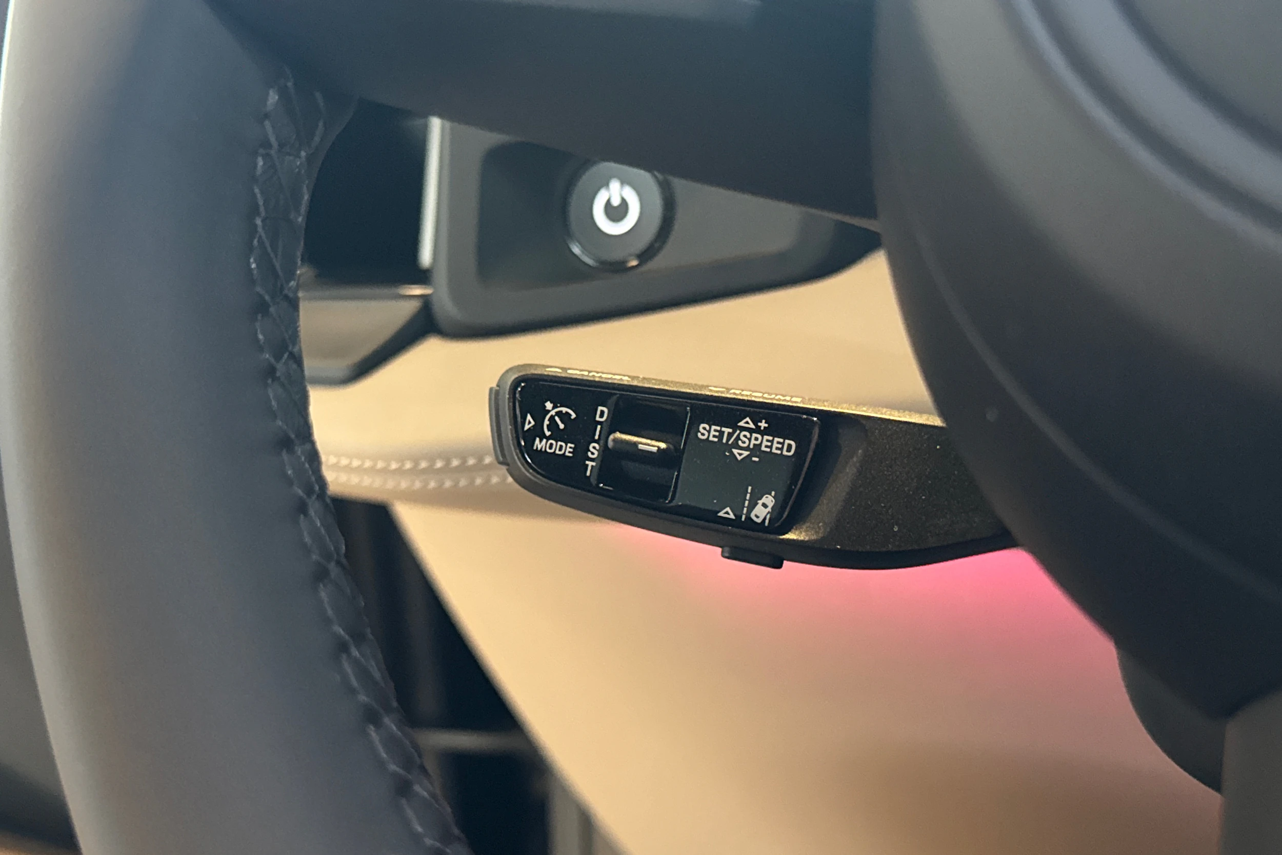 harmaa Porsche Cayenne 2026 kuva 13.