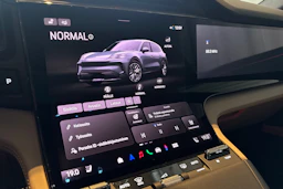 harmaa Porsche Cayenne 2026 kuva 14.