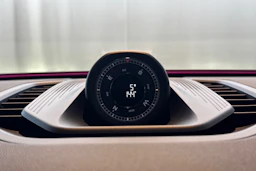 harmaa Porsche Cayenne 2026 kuva 16.