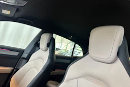 harmaa Porsche Cayenne 2026 kuva 19.