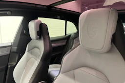 algarve blue metalli Porsche Cayenne 2026 kuva 21.