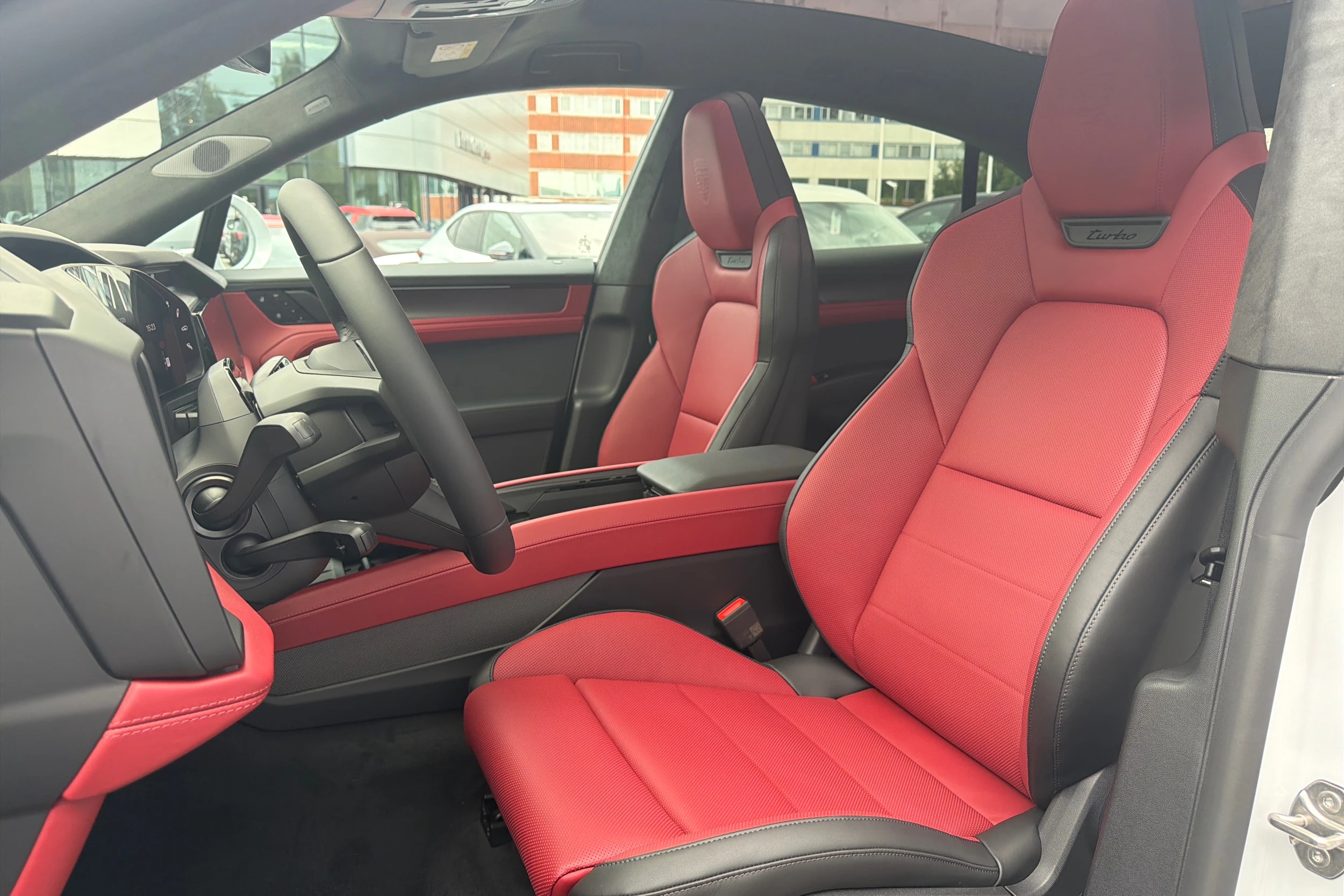 valkoinen Porsche Cayenne 2026 kuva 9.