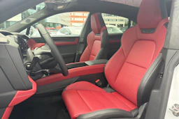 valkoinen Porsche Cayenne 2026 kuva 9.