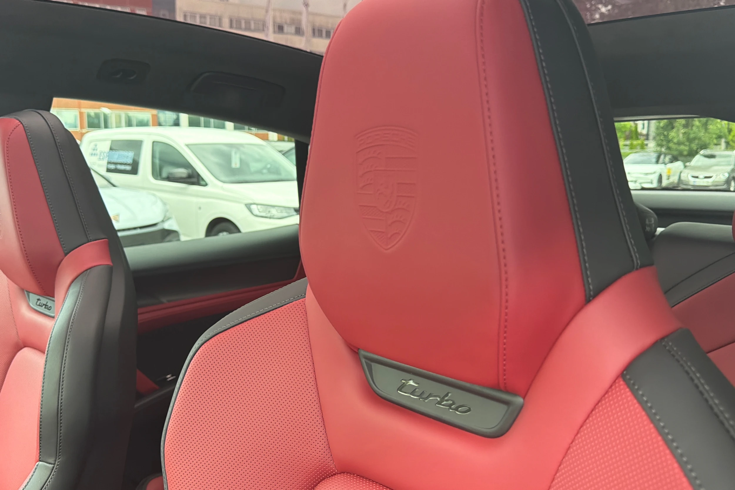 valkoinen Porsche Cayenne 2026 kuva 14.