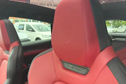 valkoinen Porsche Cayenne 2026 kuva 14.