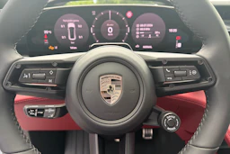 valkoinen Porsche Cayenne 2026 kuva 17.