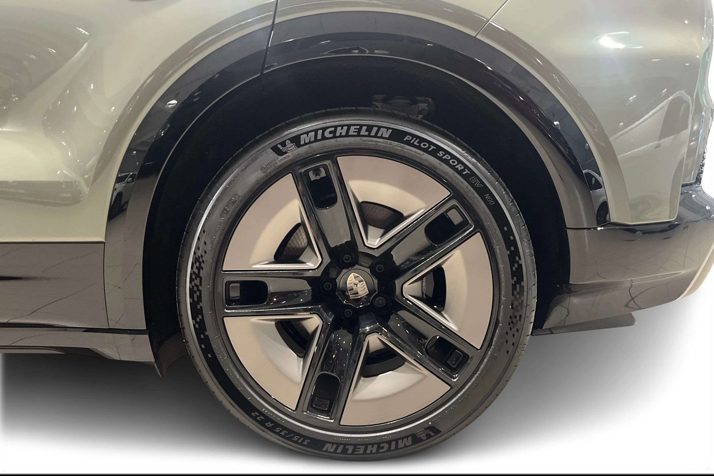 vihreä Porsche Cayenne 2026 kuva 7.