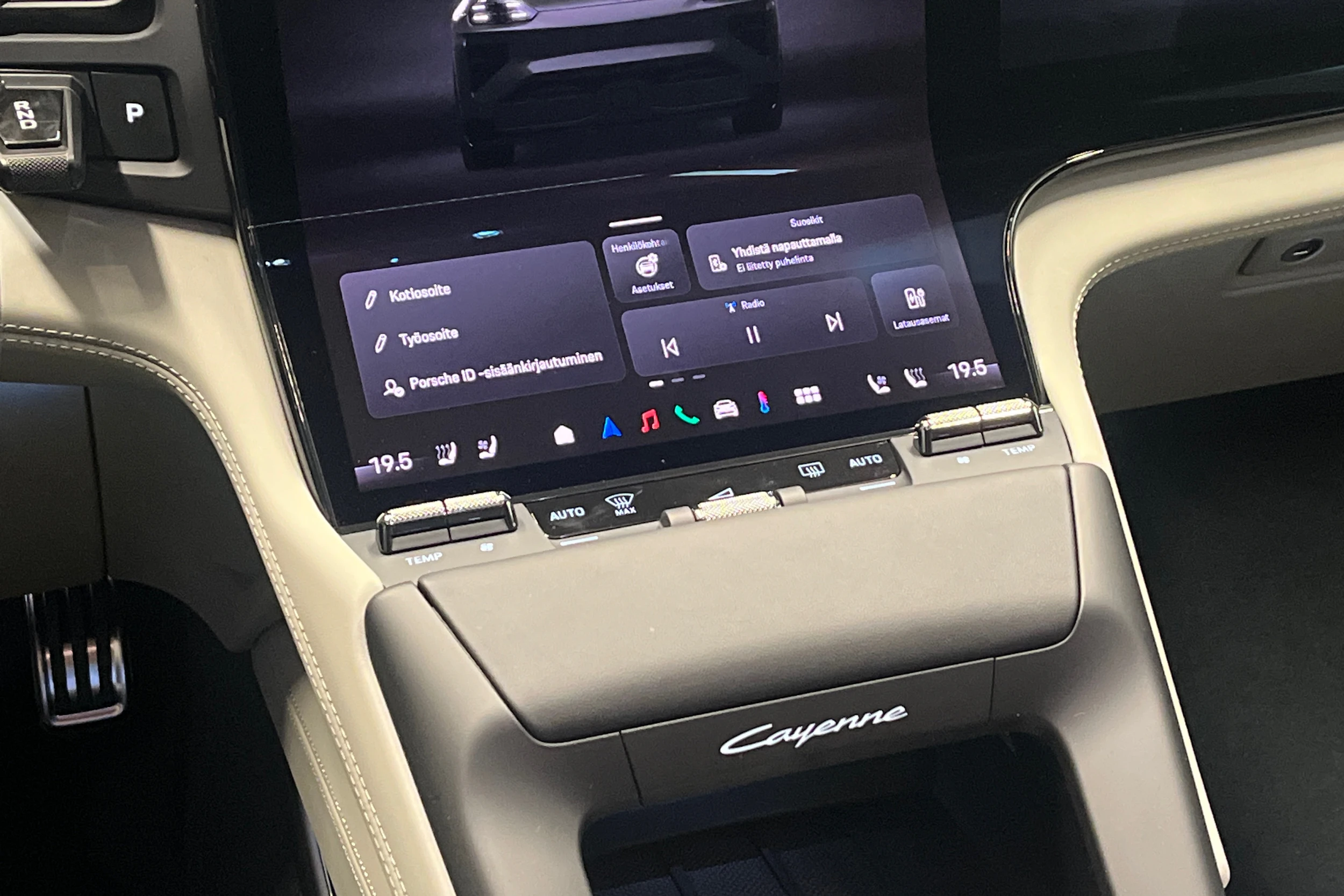 vihreä Porsche Cayenne 2026 kuva 11.
