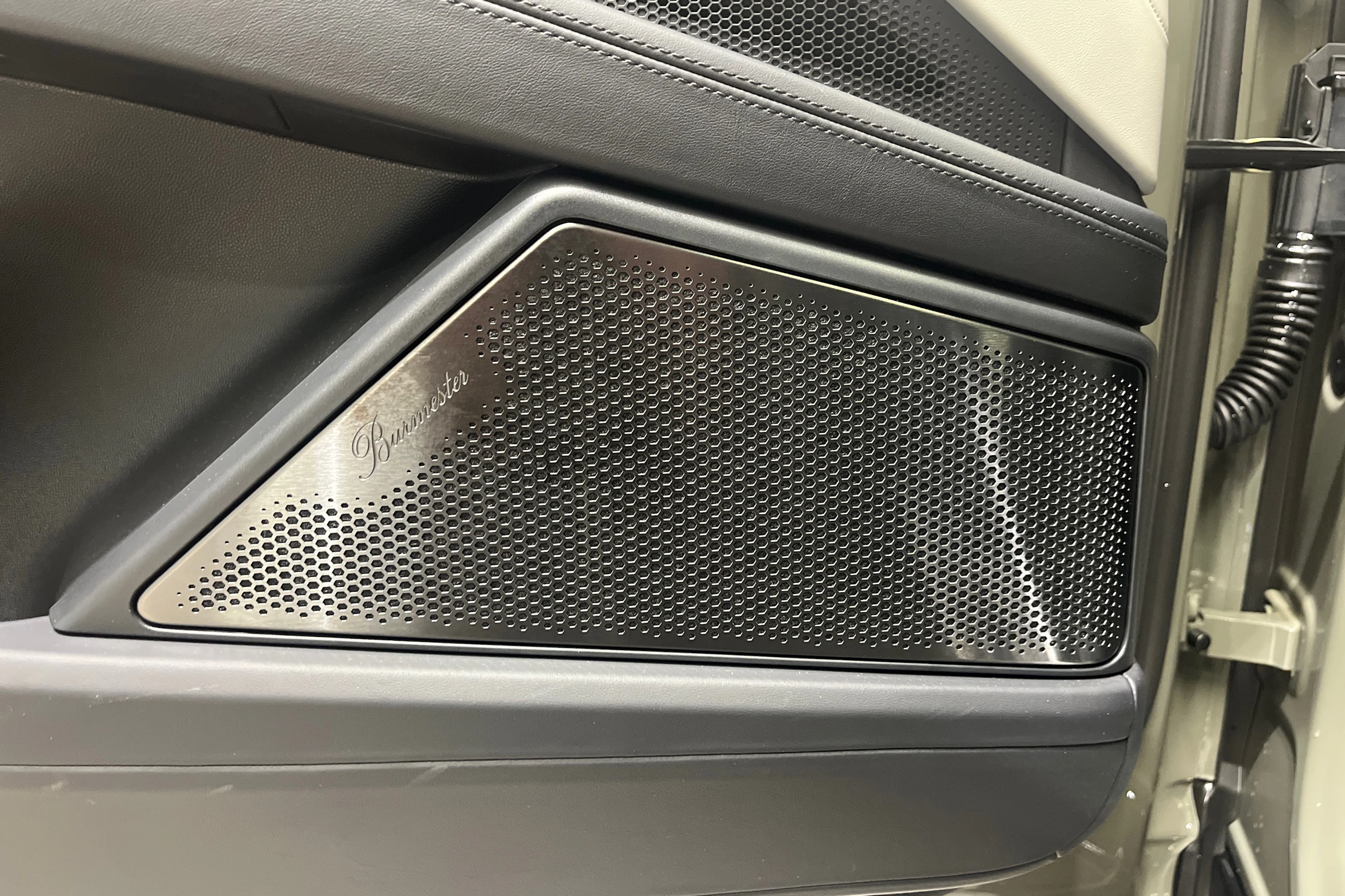 vihreä Porsche Cayenne 2026 kuva 17.