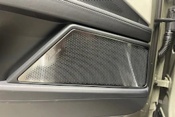 vihreä Porsche Cayenne 2026 kuva 17.