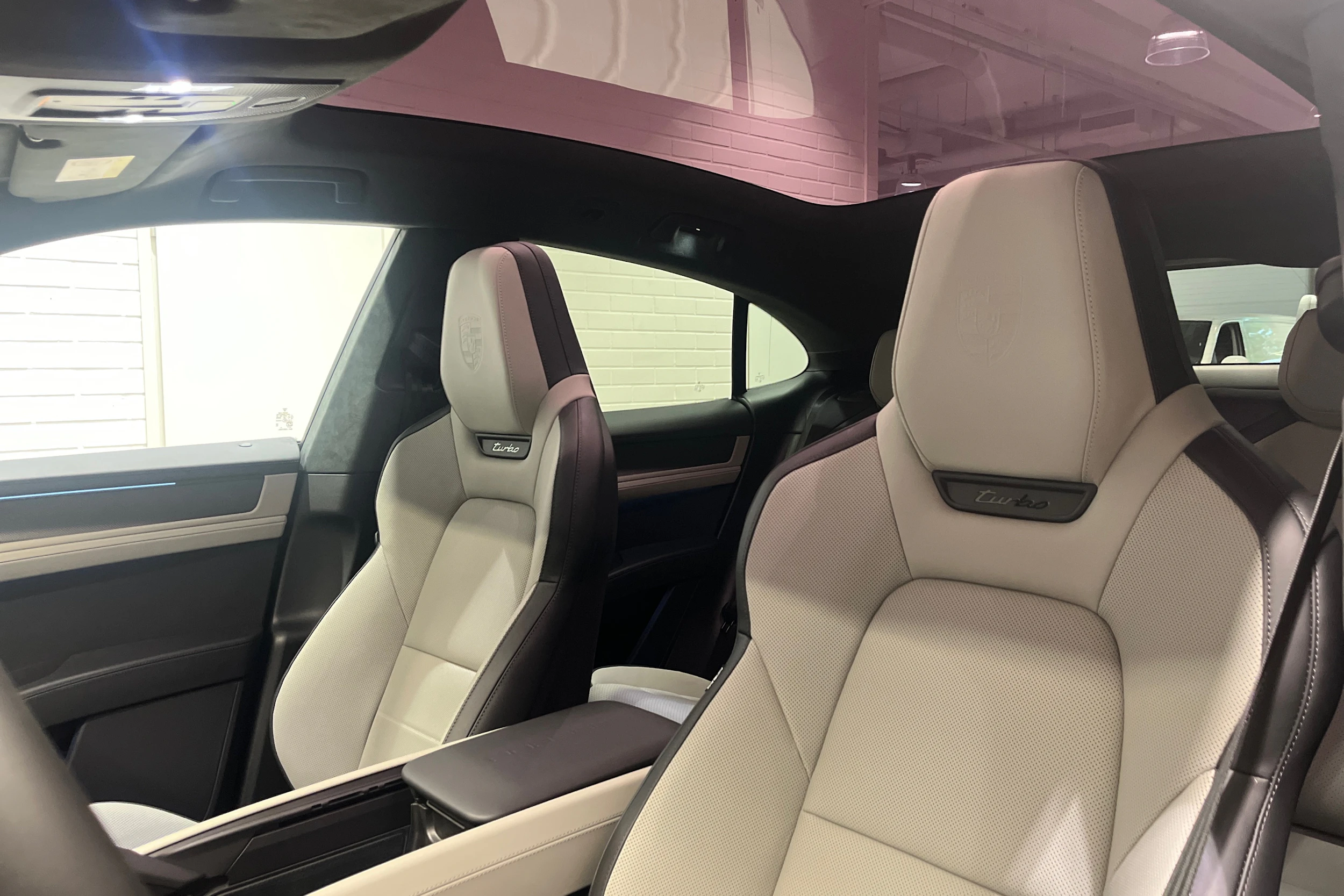 vihreä Porsche Cayenne 2026 kuva 20.