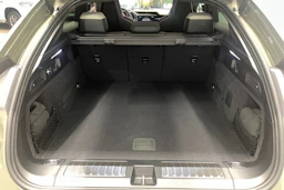 vihreä Porsche Cayenne 2026 kuva 26.