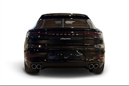 musta Porsche Cayenne 2026 kuva 3.