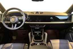 musta Porsche Cayenne 2026 kuva 7.