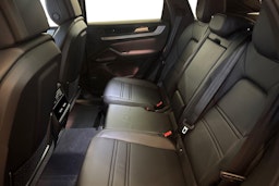 musta Porsche Cayenne 2026 kuva 8.