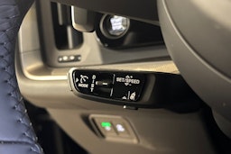 musta Porsche Cayenne 2026 kuva 13.