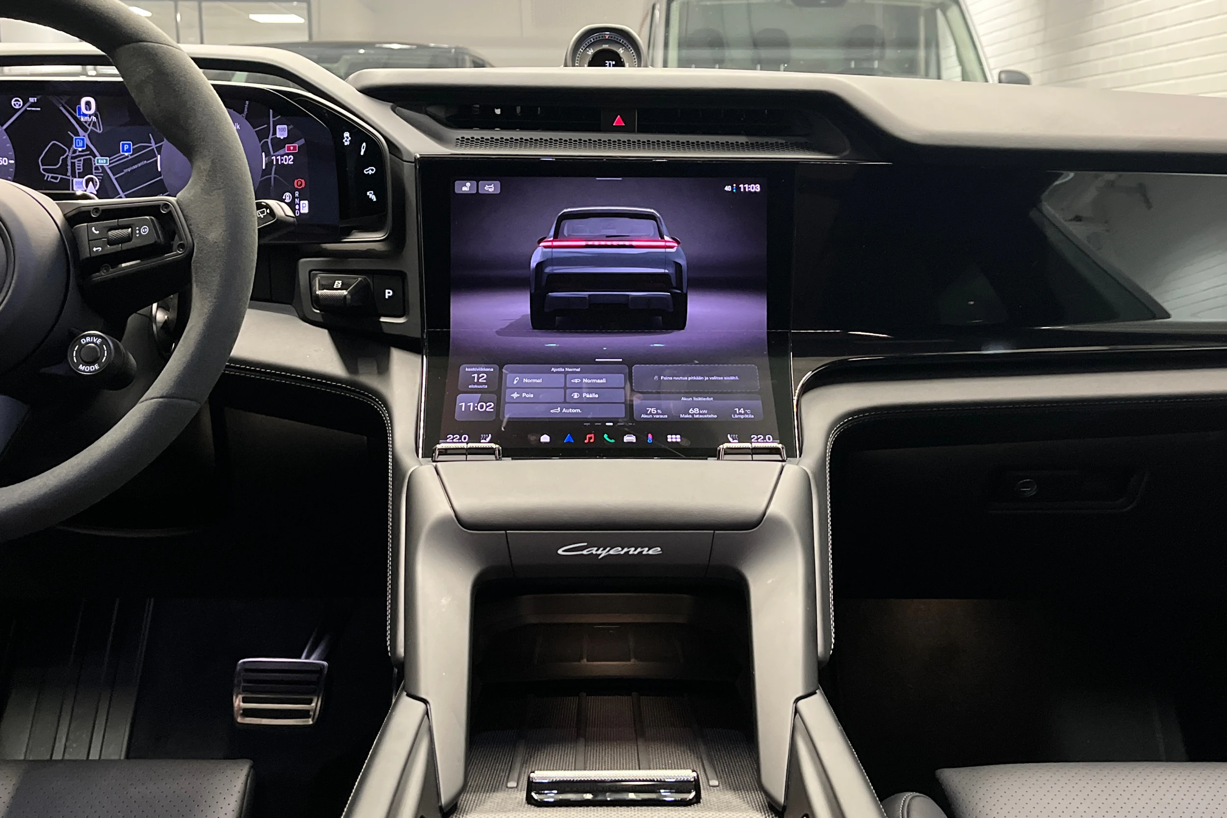 Harmaa Porsche Cayenne 2026 kuva 9.