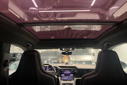 Harmaa Porsche Cayenne 2026 kuva 27.
