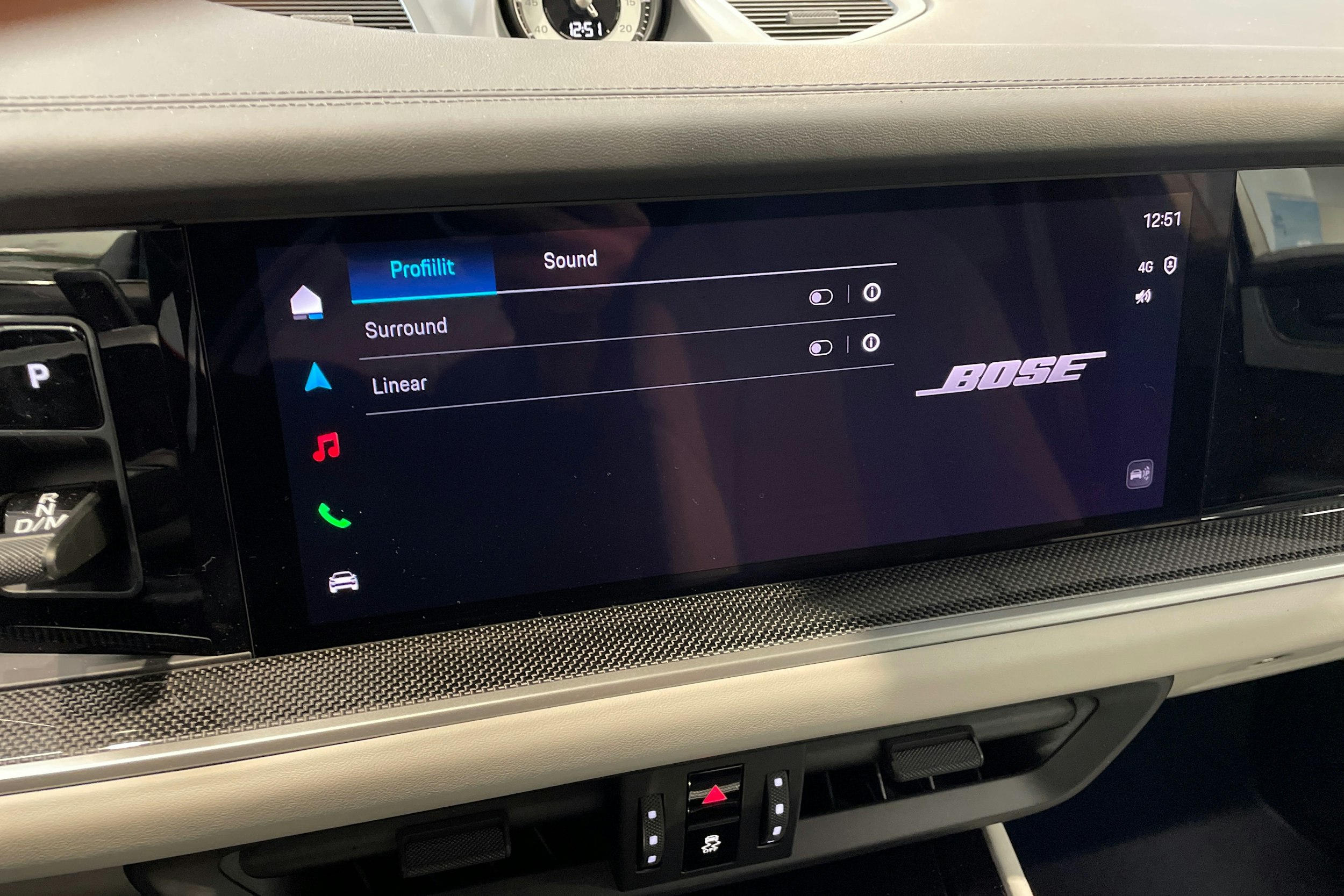 met. musta Porsche Cayenne 2026 kuva 13.