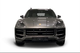 met. harmaa Porsche Cayenne 2026 kuva 4.