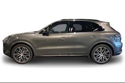 met. harmaa Porsche Cayenne 2026 kuva 5.