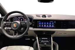 met. harmaa Porsche Cayenne 2026 kuva 7.