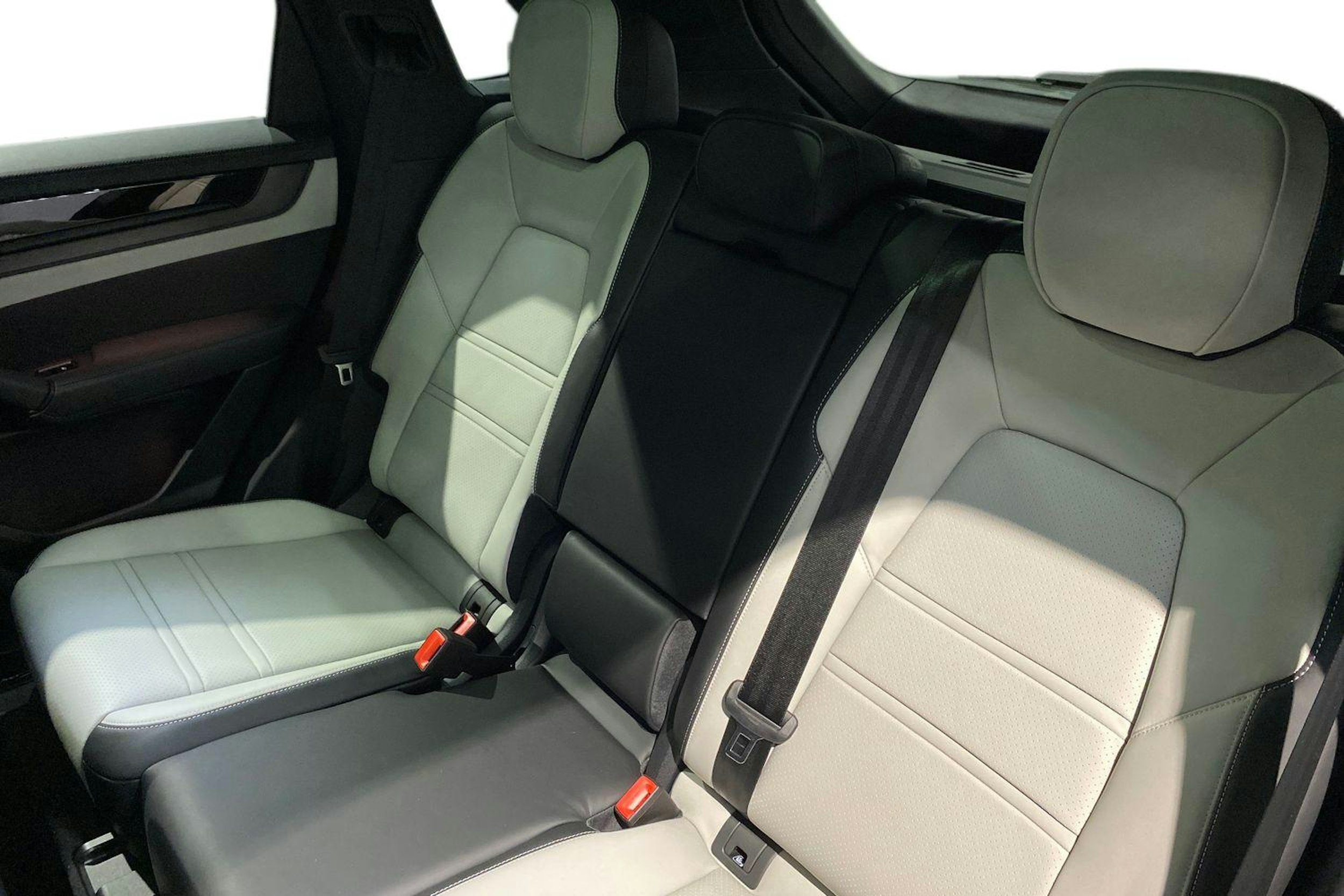 met. harmaa Porsche Cayenne 2026 kuva 8.