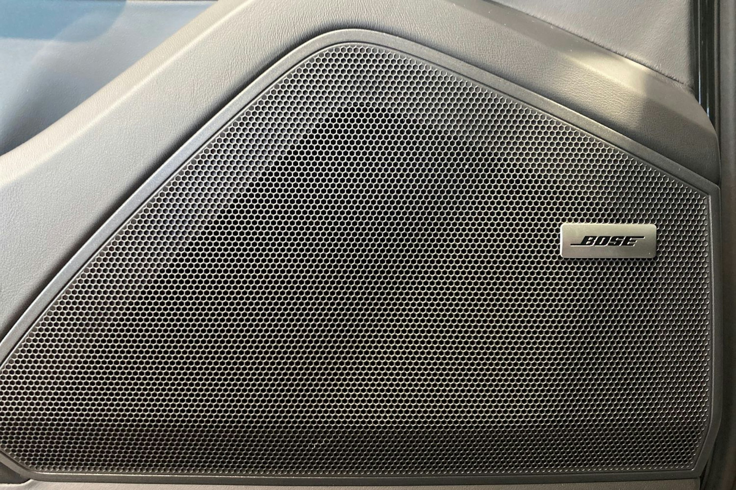 met. harmaa Porsche Cayenne 2026 kuva 12.