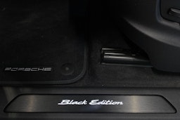 met. harmaa Porsche Cayenne 2026 kuva 16.