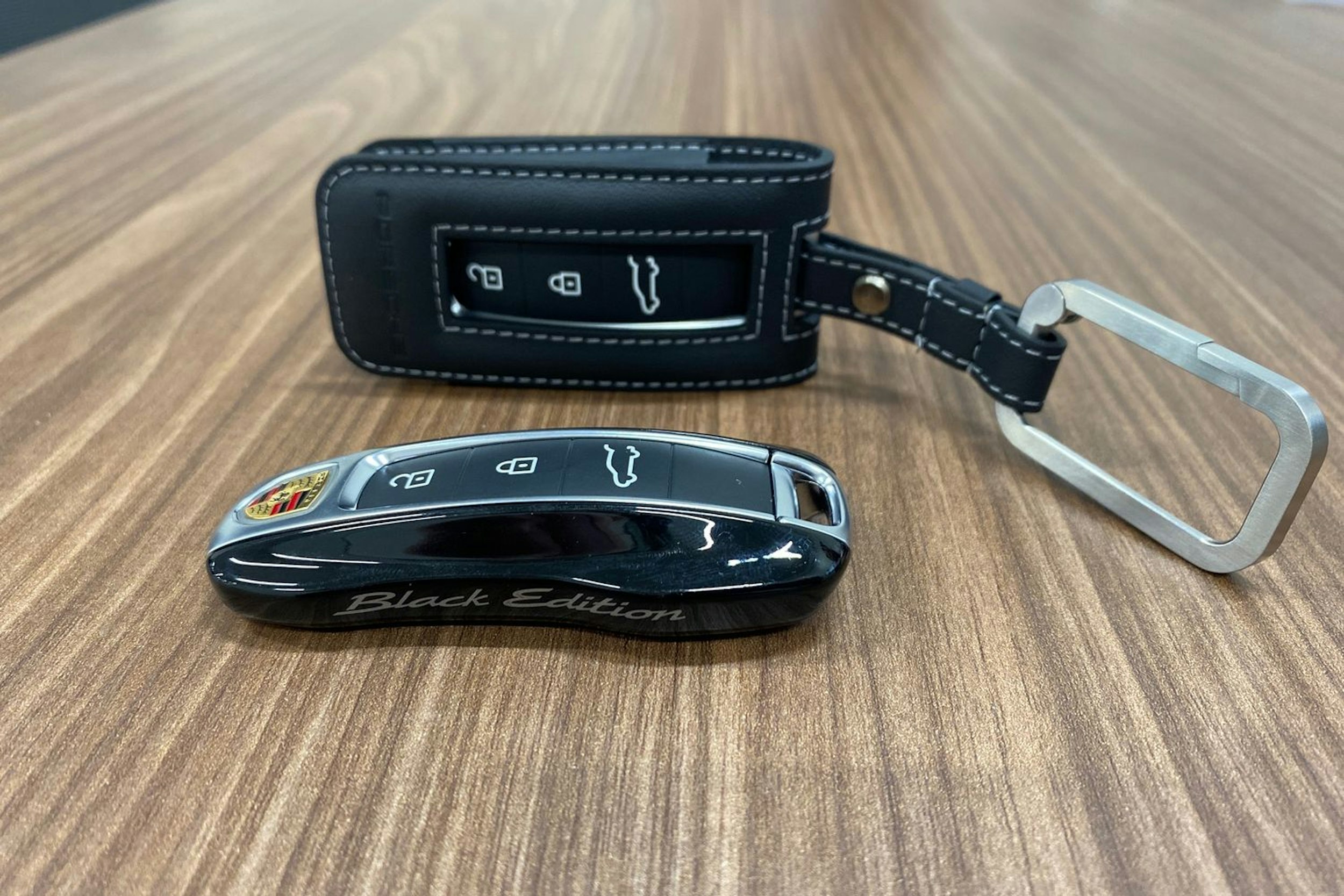 met. harmaa Porsche Cayenne 2026 kuva 17.