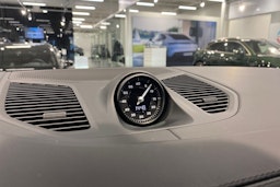 met. harmaa Porsche Cayenne 2026 kuva 21.