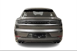 harmaa Porsche Cayenne 2026 kuva 3.