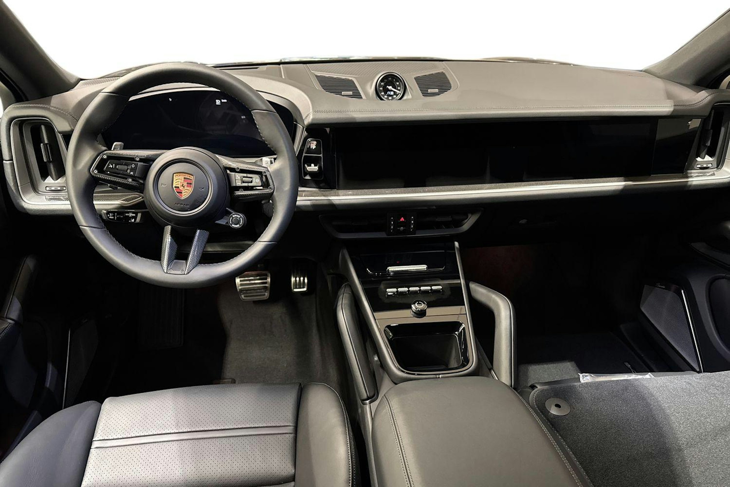 harmaa Porsche Cayenne 2026 kuva 7.