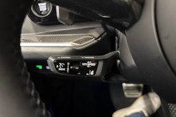 harmaa Porsche Cayenne 2026 kuva 17.