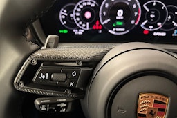 harmaa Porsche Cayenne 2026 kuva 18.