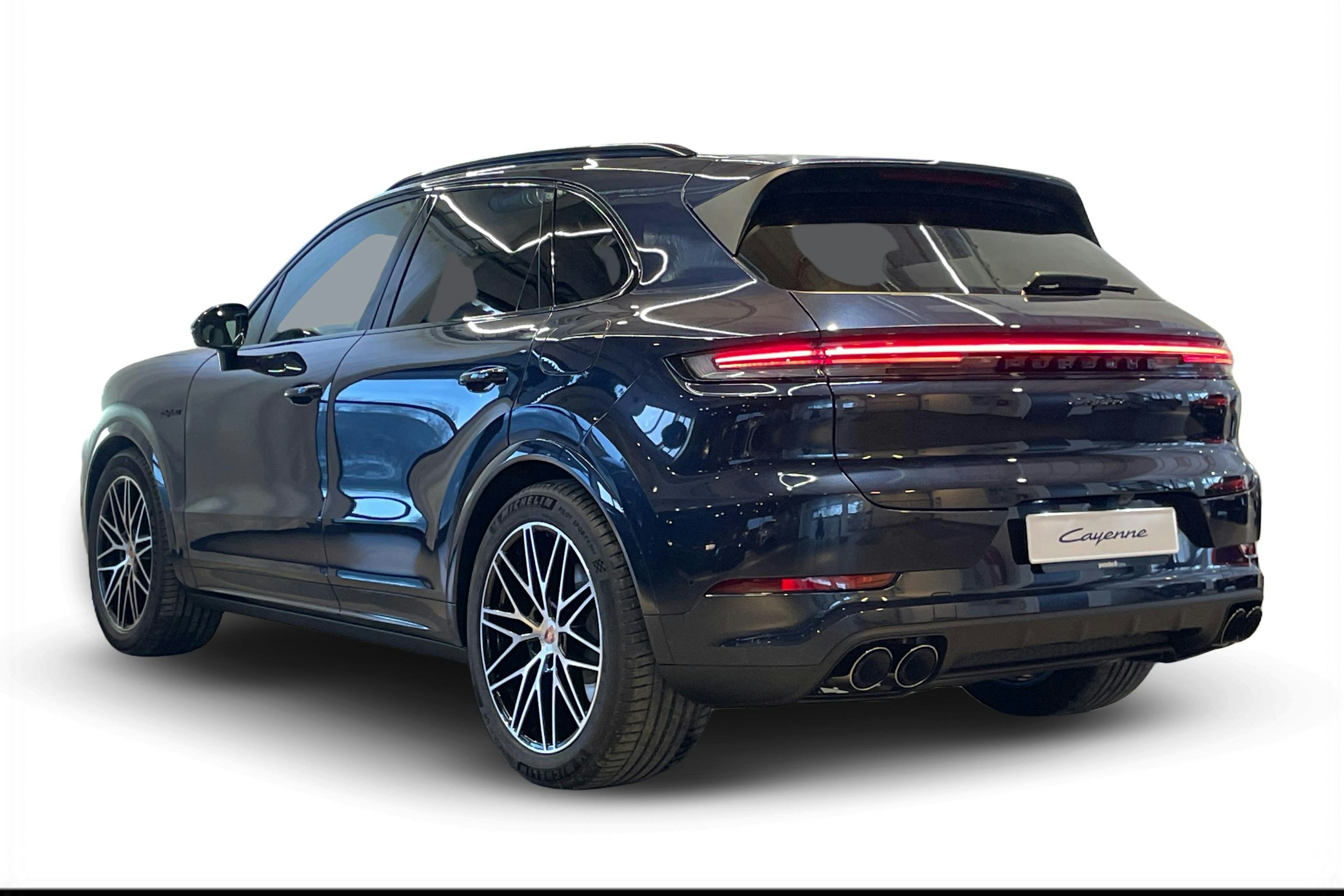 sininen Porsche Cayenne 2026 kuva 2.