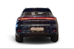 sininen Porsche Cayenne 2026 kuva 3.