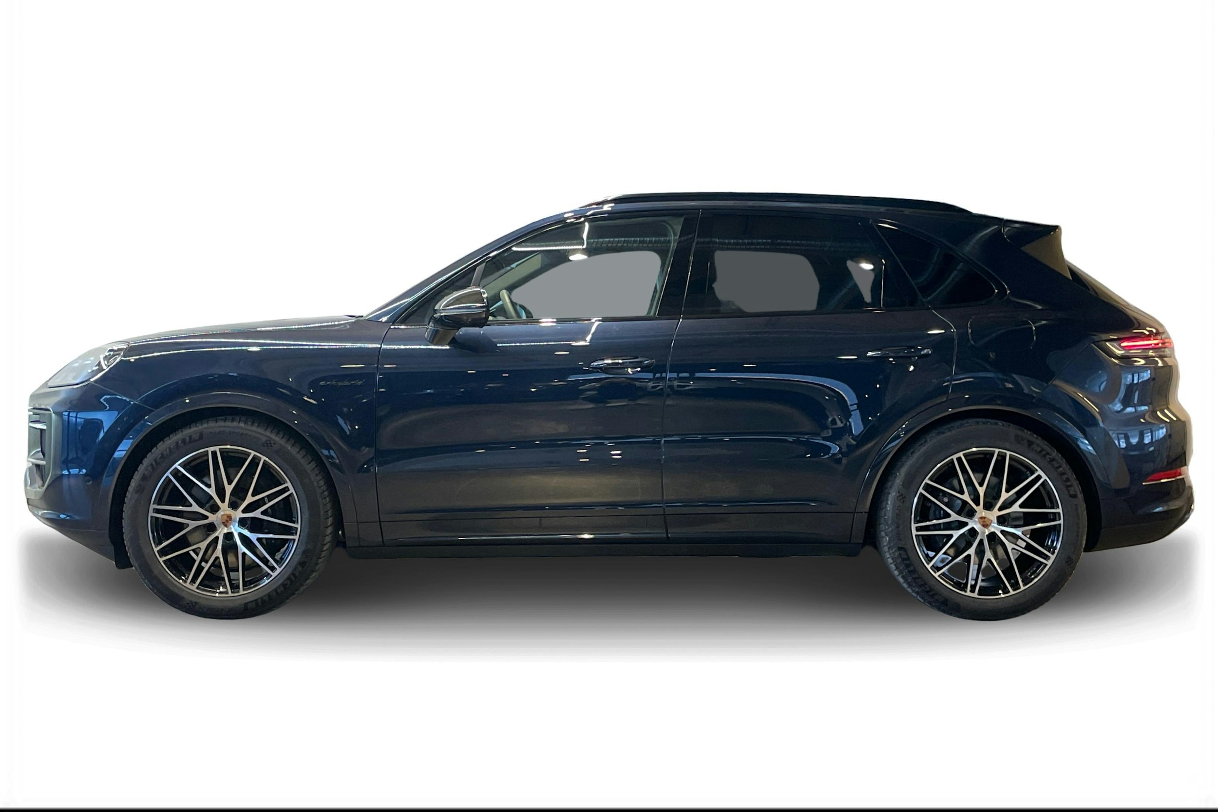 sininen Porsche Cayenne 2026 kuva 5.