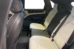 sininen Porsche Cayenne 2026 kuva 8.