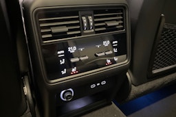 sininen Porsche Cayenne 2026 kuva 11.