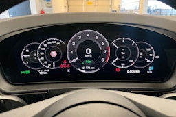 sininen Porsche Cayenne 2026 kuva 20.