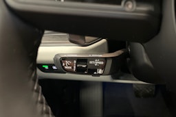 sininen Porsche Cayenne 2026 kuva 21.