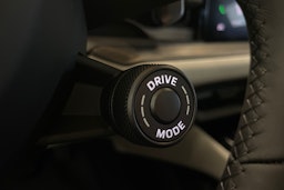 sininen Porsche Cayenne 2026 kuva 22.