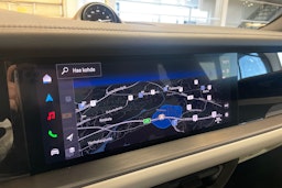 sininen Porsche Cayenne 2026 kuva 29.