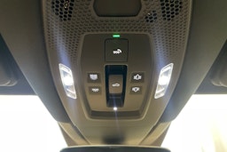 sininen Porsche Cayenne 2026 kuva 30.