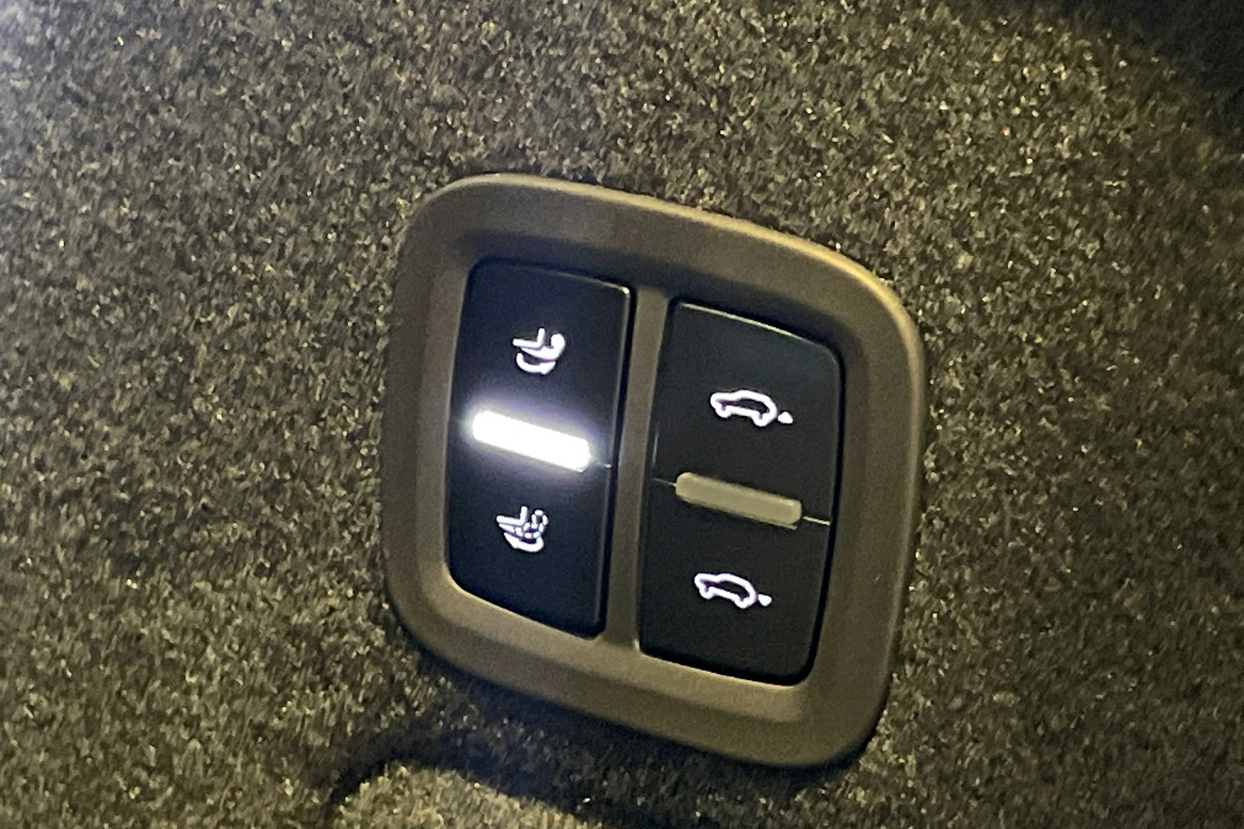 sininen Porsche Cayenne 2026 kuva 33.