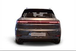 harmaa Porsche Cayenne 2026 kuva 3.